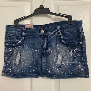 Low rise mini jeans skirt with pearls size L